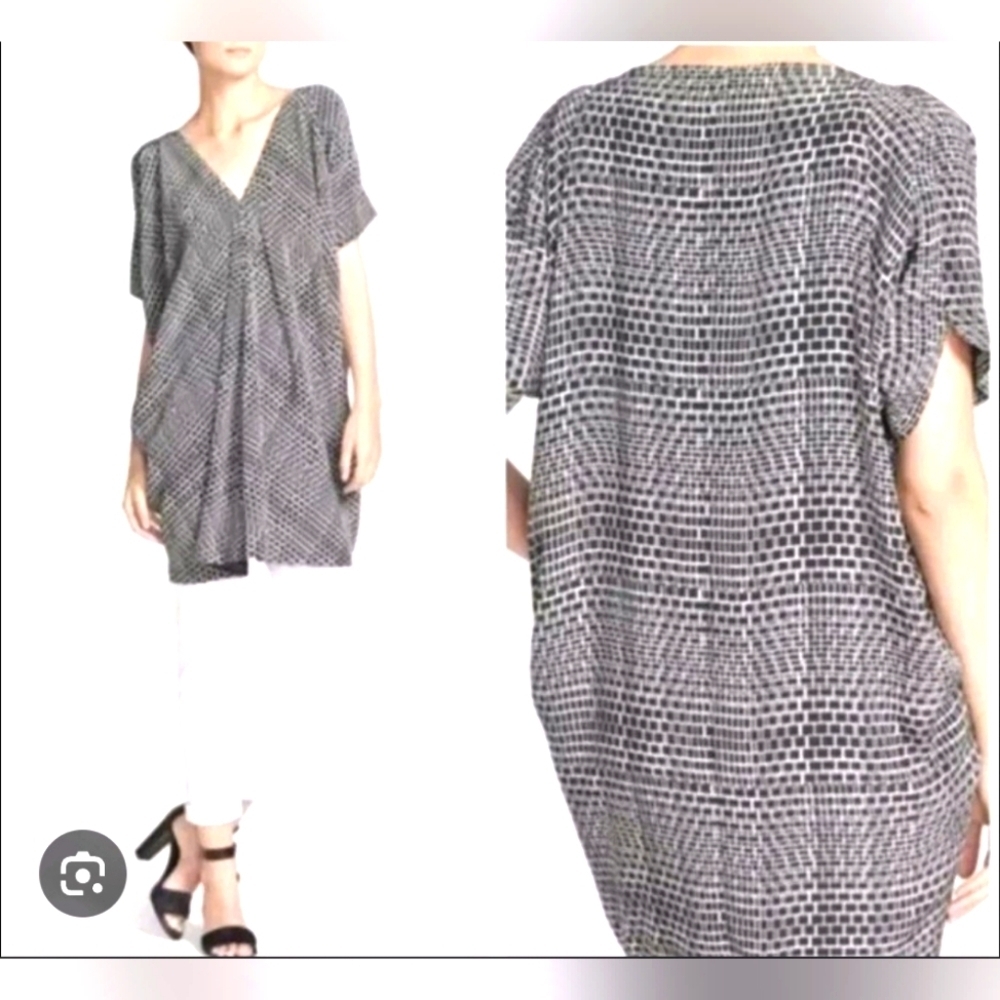 Vince Gray Black Printed V-Neck Tunic